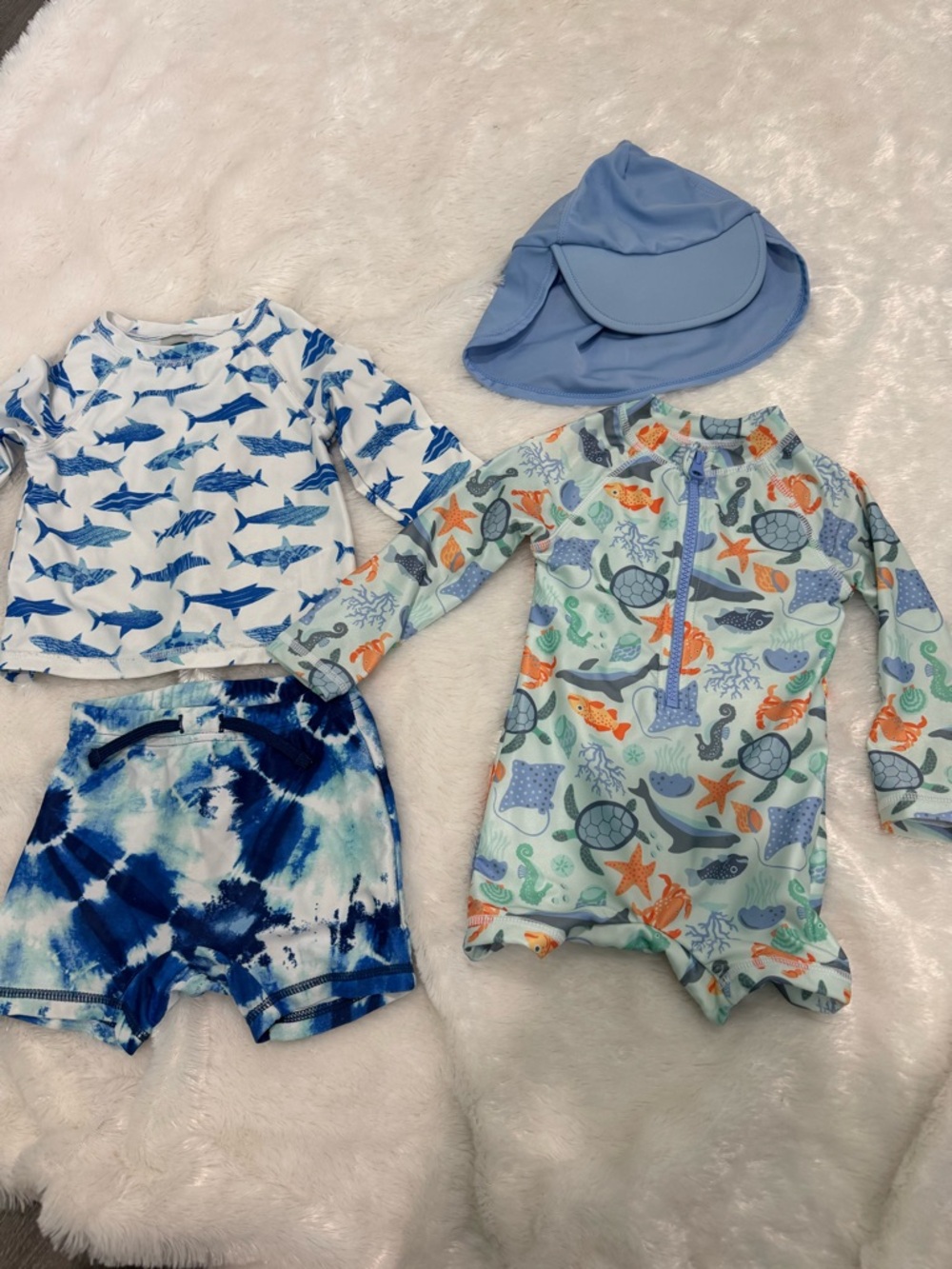 Tommy Bahama & Old Navy Swim Bundle - Boy 18m Ocean Critter Rashguard Set